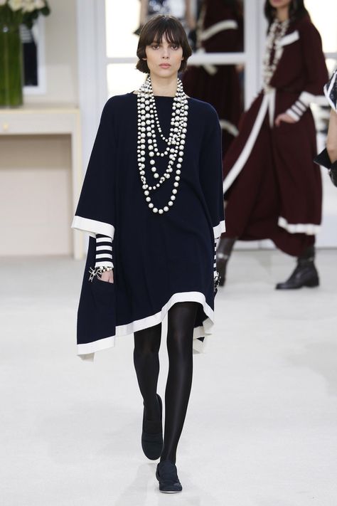 Black And White Outfit, Moda Chanel, Mode Chanel, White Outfit, Chanel Fashion, Looks Chic, 가을 패션, White Fashion, Coco Chanel