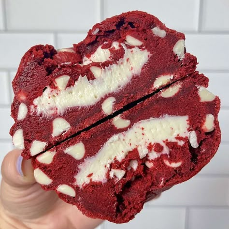 Red Velvet Levain Cookies, Frosting Stuffed Cookies, Cream Cheese Stuffed Red Velvet Cookies, Red Velvet Stuffed Cookies, Gourmet Stuffed Cookies Recipes, Cream Cheese Stuffed Cookies, Red Velvet Cream Cheese Cookies, Red Velvet Cookies With Cream Cheese, Gourmet Stuffed Cookies