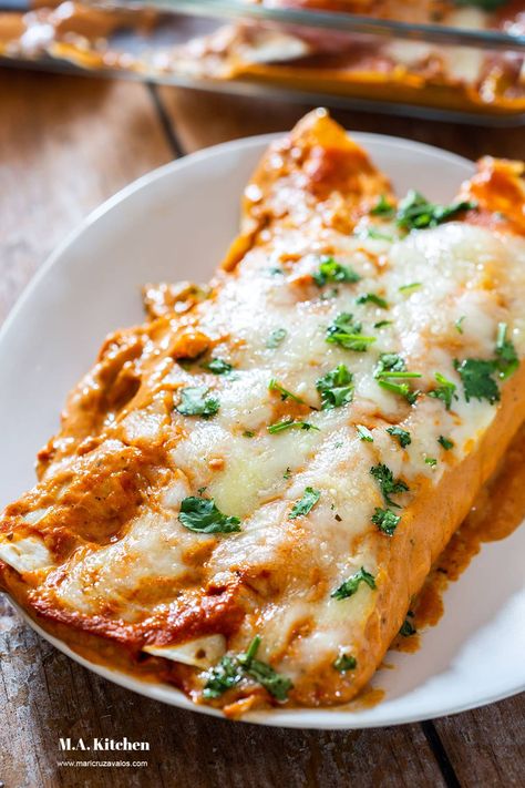 Enchiladas With Flour Tortillas, Baked Chipotle Chicken, Chipotle Enchiladas, Chipotle Chicken Enchiladas, Enchilada Seasoning, Flour Chicken, Chipotle Recipes, Chipotle In Adobo Sauce, Chipotle Powder