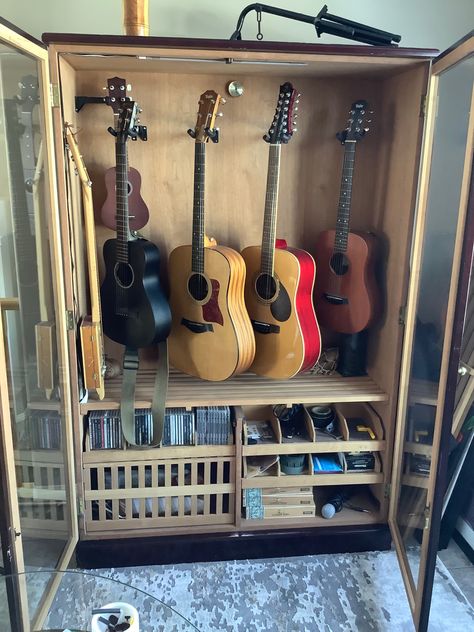 Guitar Cupboard, Guitar Stand Ideas, Guitar Storage Cabinet, Guitar Case Storage, Humidor Cabinet, Guitar Display Case, Guitar Decorations, Music Room Design, Guitar Storage