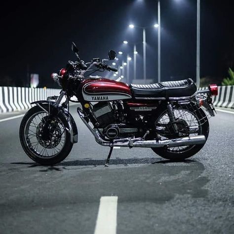 Bikes Yamaha, Yamaha Rd 350, Yamaha Rd350, Yamaha Rx100, Motorcycle Yamaha, Royal Enfield Bullet, Hype Wallpaper, Yamaha Bikes, Cafe Racer Style