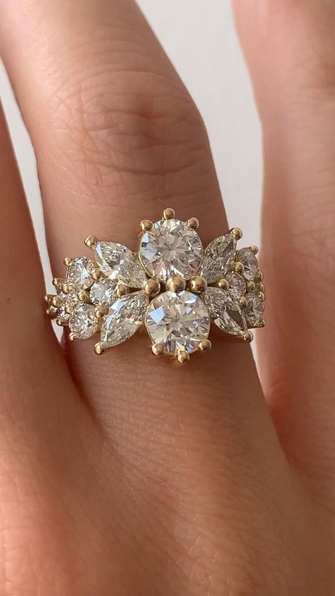 Offbeat Engagement Ring, Engagement Ring Inspo Unique, Engagement Rings Extravagant, Untraditional Wedding Rings, Unusual Engagement Rings Unique, Untraditional Engagement Rings, Wedding Rings Flower, Beautiful Jewelry Rings, Fancy Engagement Rings