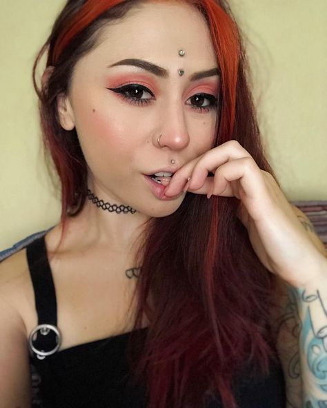 Third eye piercing 3rd Eye Piercing, Forehead Dermal Piercing, Forehead Piercing, Piercings Idea, Eye Dermal, Third Eye Piercing, Body Modification Piercings, Microdermal Piercing, Eyebrow Piercing Jewelry