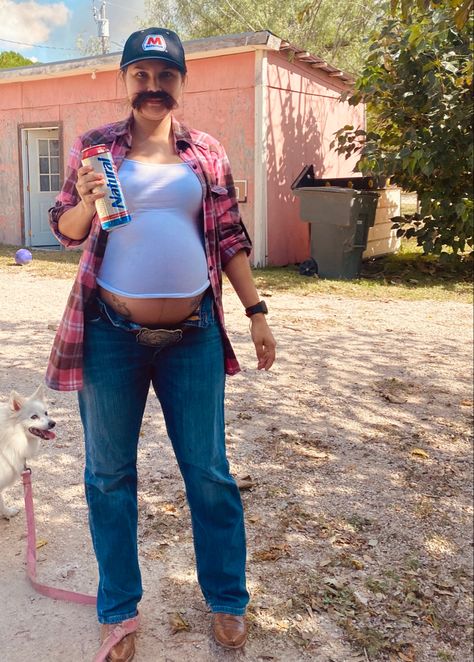 Pregnant Beer Belly Halloween Costume Pregnant Costumes, Funny Pregnant Halloween Costumes, Hillbilly Costume, Pregnancy Costumes, First Halloween Costumes, Pregnant Halloween Costumes, Pregnant Halloween, Pregnancy Humor, Halloween Costume Outfits