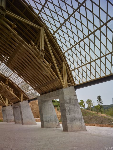 Industrial Roofing, Bamboo Roof, Bamboo Building, Timber Architecture, Terrazzo Floors, Bamboo Structure, Bamboo Architecture, Bamboo Construction, Concrete Architecture