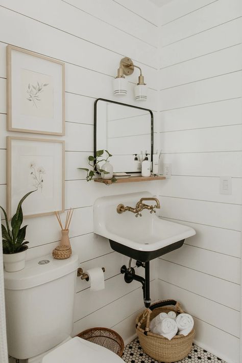 Home Tour: Carla Natalia Thompson in Jacksonville, Florida – Schoolhouse Hands Guys, Natalia Thompson, Craftsman Style Home, Downstairs Bathroom, Boho Bathroom, Jacksonville Florida, Bathroom Renos, Small Bathroom Decor, Humble Abode