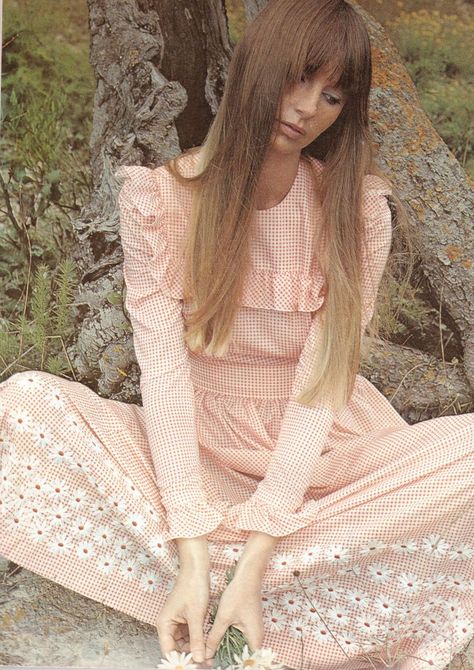 Hands Fashion, 70s Cottagecore, 70s Prairie Dress, 70s Prairie, Golden Hands, 60s 70s Fashion, Dress 70s, 1970s Fashion, Prairie Dress