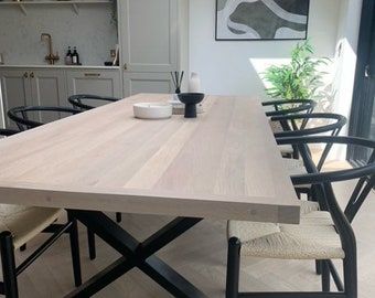 Kitchen Table Oak, Handmade Dining Table, Diner Table, Dinning Room Design, Linear Design, Dining Table Black, Kitchen Dining Tables, Dining Room Inspiration, Oak Table