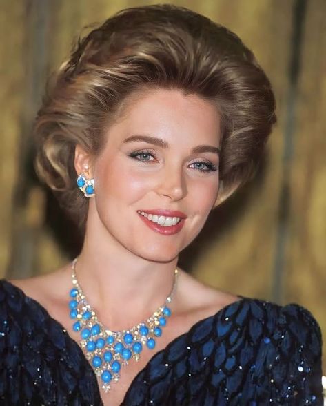 All Posts • Instagram Queen Noor, Royal Tiaras, Royal Jewels, Beauty Icons, Crown Jewels, Character Aesthetic, Classic Elegance, بلاك بينك, Tiara