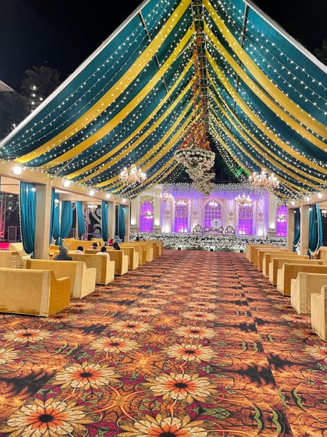 Indoor Wedding Decorations, Marriage Hall, Beautiful Wedding Decorations, Wedding Backdrop Decorations, Backdrop Decorations, Indoor Wedding, Wedding Backdrop, Beautiful Weddings, Wedding Decor