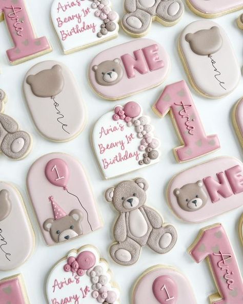 Leah Durso on Instagram: "Aria’s Beary First Birthday 🧸🧸" Beary 1st Birthday Cookies, Teddy Bear Birthday Cookies, Beary First Birthday Cookies, First Birthday Cookies Girl, First Birthday Sugar Cookies, Teddy Bear Birthday Theme, Cookie Themes, Beary First Birthday, Teddy Bear Picnic Birthday Party