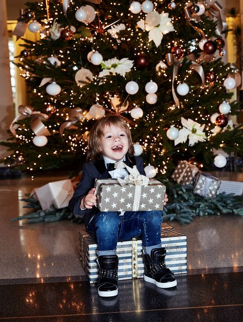 All is set and ready for Christmas to come ✨🎄✨ Obviously my toddler can't wait a second before opening his first gift from mummy and daddy🎁, so we’re kind of doing a Christmas rehearsal in an amazing suit by @dsquared2 @nickiscom #dsquared2Kids #BraveKid #Anzeige * @dirk_spath 📸 Christmas Pictures Kids, Opening Christmas Presents, Christmas Aesthetics, City Collage, Brave Kids, Photo Prompts, Vintage Holiday Decor, Muted Color Palette, Ready For Christmas