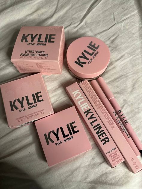 Subliminal Manifestation, Kylie Products, Kylie Jenenr, Lalala Girl, Kyle Cosmetics, Kylie Jenner Cosmetics, Female Products, Kylie Makeup, Kylie Jenner Lips