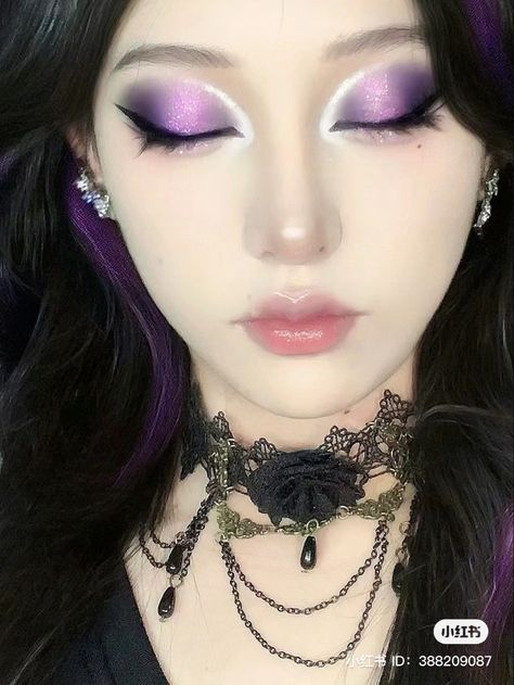 Purple Witch Makeup, Purple Makeup Looks, Welcome To The Dark Side, Halloween Gesicht, Vampire Bride, Drag Make-up, Goth Glam, Punk Makeup, Purple Eye Makeup