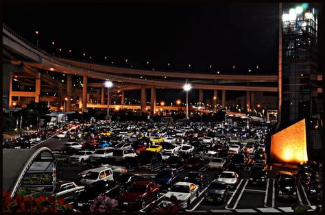 Car Meet in Japan Japan Race Cars, Tokyo Car Meet Aesthetic, Japan Car Meet Aesthetic, Tokyo Underground Car Meet, Daikoku Car Meet, Car Meet Night, Car Meets Night, Japan Car Meet, Tokyo Car Meet