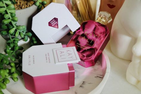 Beauty Drama Queen: Kayali Sweet Diamond Pink Pepper | 25 - a new frag... Kay Ali Sweet Diamond Perfume, Kayali Sweet Diamond Pink Pepper, Make Up Brand, Life Secrets, Scent Combos, Bday Wish List, Vanilla Orchid, Pink Bottle, Bulgarian Rose