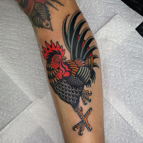 Rooster Tattoo Traditional, Traditional Rooster Tattoo, Tattoo Rooster, Random Tattoos, Chicken Tattoo, Rooster Tattoo, Americana Tattoo, Woodcut Tattoo, Tattoo Thoughts