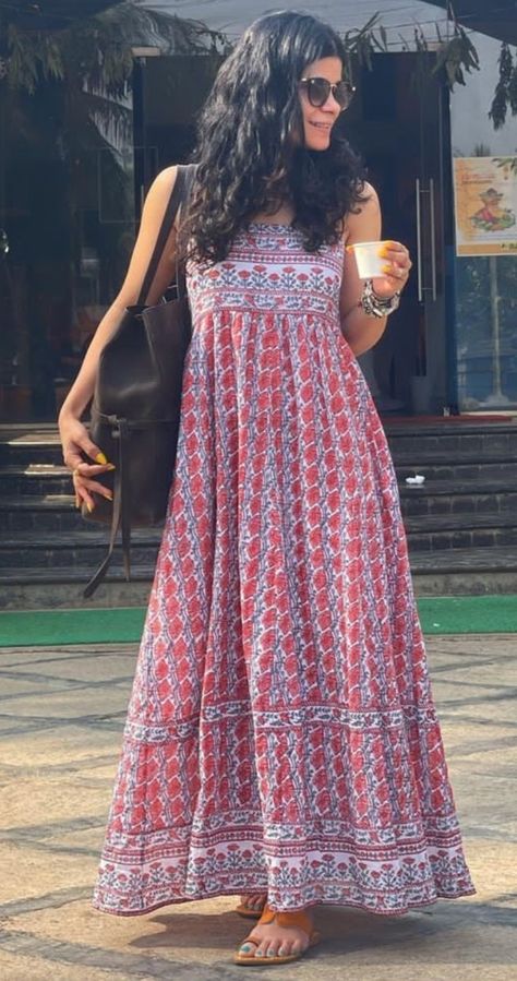 Delhi Aesthetic Outfit, Delhi Trip Outfits, Feel Good Outfits, Kerala Outfits Women Travel, Banaras Outfit Ideas, Boho Outfits Indian, Rajasthan Trip Outfit Ideas, Outfits For Rajasthan Trip, Rajasthan Outfit Ideas