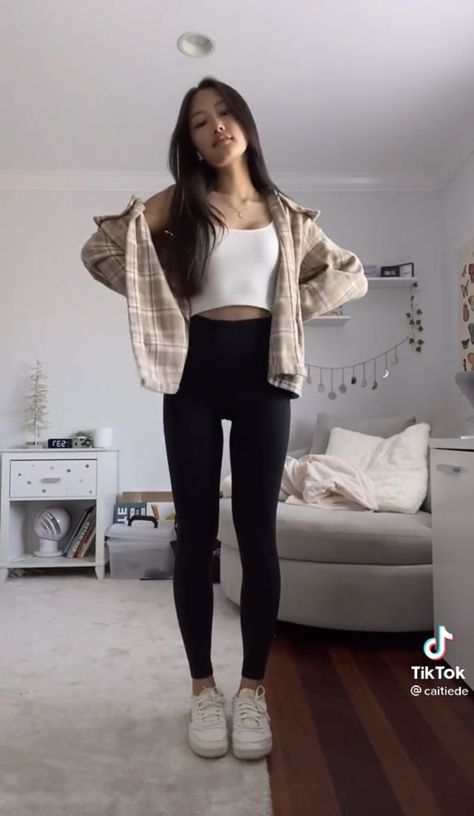 Nike Air Force Outfits, Outfit Nike Air Force, Outfits With Air Forces, Air Force Outfits, Forces Outfit, Lucy Hale Style, Outfit Nike, Air Force 1 Mid, Casual Outfit Inspiration