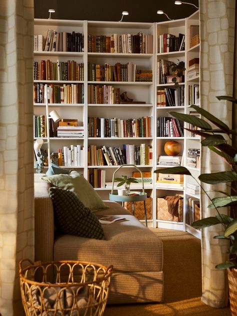 Library Bookshelves Aesthetic, Mini Home Library, Mini Library At Home, At Home Library, Beautiful Home Library, Home Library Design Ideas, Library At Home, Cozy Home Library, Living Room Nook