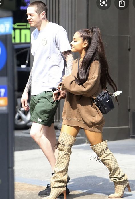 Pete Davidson And Ariana, Ariana Grande And Pete Davidson, Mini Skirts Fashion, Pete Davidson, Ariana Grande Gif, Backpack Outfit, Ariana Grande Outfits, Ariana Grande Fans, Ariana Grande Cute