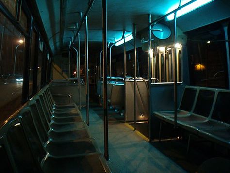 Bus At Night, Bg Design, Level Design, Japon Illustration, Shooting Photo, Cinematic Photography, Story Inspiration, Night Aesthetic, City Aesthetic