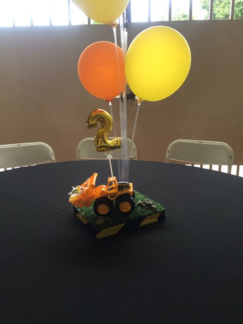 Construction Theme Birthday Party Centerpieces, Tonka Truck Centerpieces, Construction Birthday Centerpieces Diy, Tools Centerpiece Ideas, Construction Party Centerpiece, Construction Birthday Party Centerpieces, Construction Centerpieces, Party Centerpieces Diy, Dump Truck Birthday Party