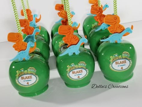 Dinosaur Candy Apples, Train Candy, Apple Pretzels, Carmel Candy, Dinosaur Jungle, Girl Dinosaur Party, Dinosaur Birthday Party Decorations, Dinosaur Train, Chocolate Apples