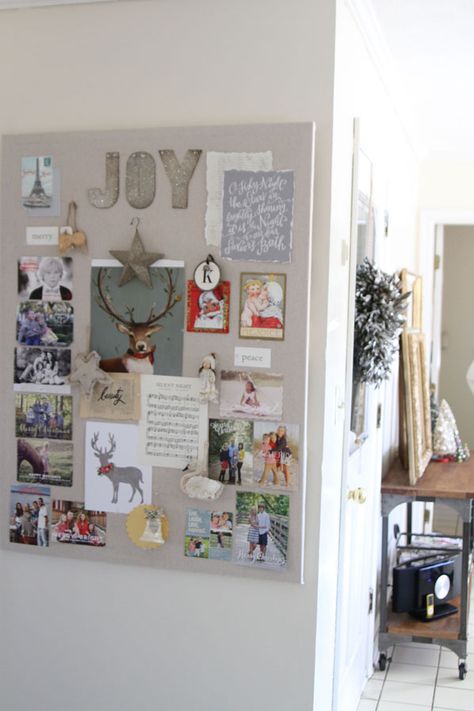 what a great way to display christmas cards Cork Board Ideas For Office, Diy Pin Board Ideas, Aesthetic Cork Board, Kitchen Notice Board, Cork Board Ideas, Pin Board Ideas, Small Porch Ideas, Simple Thoughts, Room Crafts