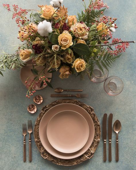 Christmas table settings elegant