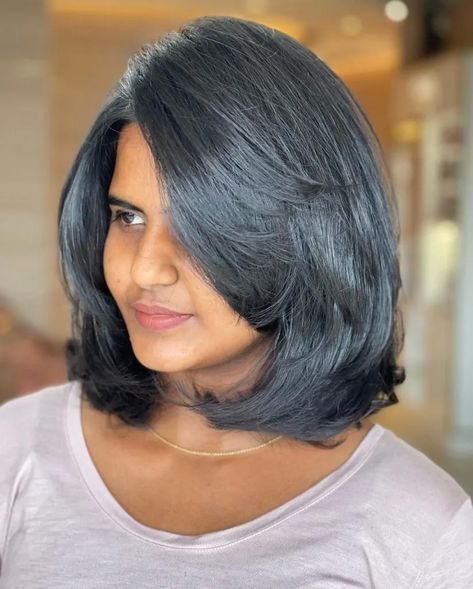 Lob Haircut Layered, Lob Cut, Bangs Ideas, Layered Bob With Bangs, Blonde Layered Hair, Long Layered Bob, Chin Length Haircuts, Layered Bob Short, Layered Bob Haircuts