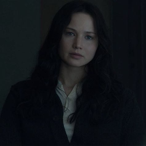 Katniss Everdeen Katniss Everdeen Icon, Jeniffer Lawrence, Reichenbach Fall, Twd Aesthetic, Hunger Games Mockingjay Part 2, Christmas Drama, The Reichenbach Fall, The Mockingjay, Hunger Games Wallpaper