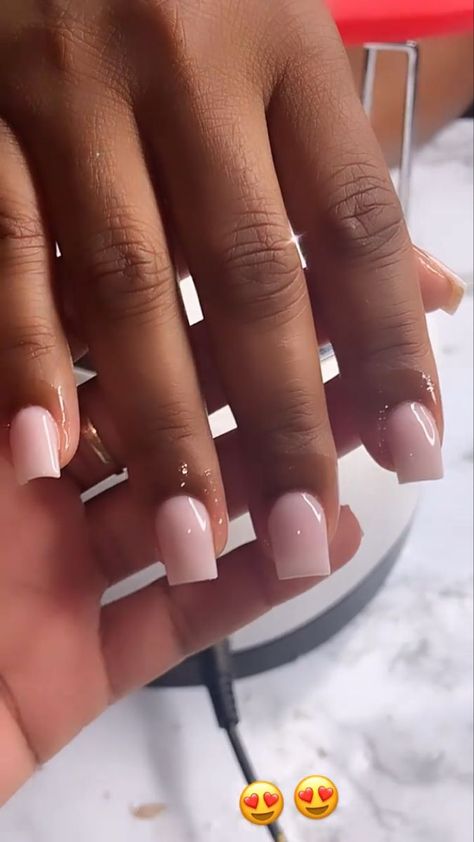 Classy Short Acrylics, Real Nails Manicure Gel, Shorts Acrylic Nails Square, Plain Nails Black Women, Simple Short Nails Black Women, Letter Nail Designs Initials Short, Gel Nail Designs Medium Length, Rich People Nails, Short Natural Color Nails