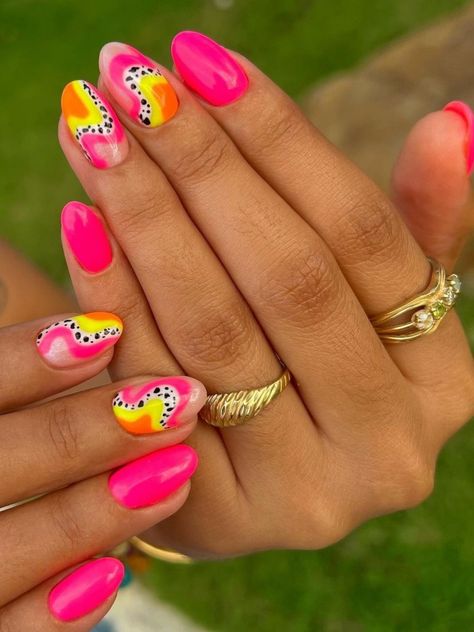 hot pink nails with retro swirls Elegant Summer Nails, Bright Colored Nails, Bright Summer Nails Designs, Bright Pink Nails, Nails Acrylic Coffin, Neon Pink Nails, Bright Nail Designs, Pink Summer Nails, Neon Green Nails