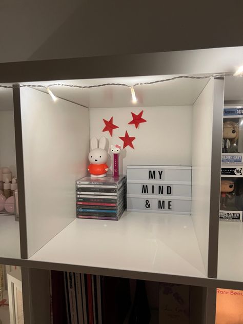 selena gomez my mind and me cds Selena Gomez Room Decor, Selena Gomez Home, Aesthetic Selena Gomez, My Mind And Me, Room Deco, My Mind, Selena Gomez, Light Box, Bedroom Design