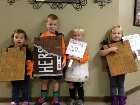 Smores Kids Group Halloween Costumes, Smores Ideas, Halloween Smores, Handmade Halloween Costumes, Fall Carnival, Themed Halloween Costumes, Crafts Halloween, Group Halloween Costumes, Family Halloween Costumes