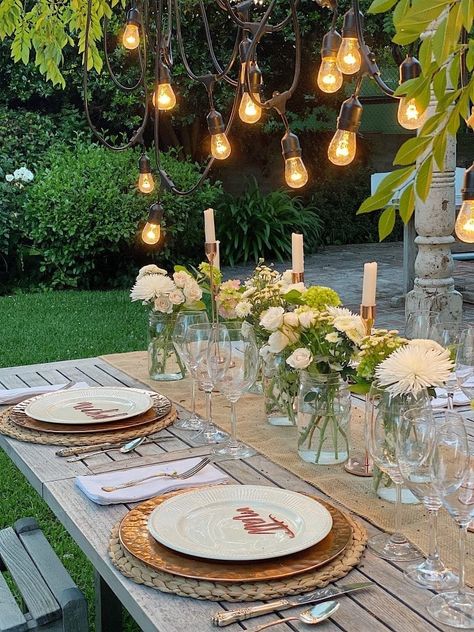 Outdoor Dinner Party Table, Outdoor Dinner Table, Dinner Party Tablescapes, Outdoor Hosting, Backyard Dinner, Backyard Dinner Party, Dinner Party Table Settings, Summer Table Settings, Dinner Party Decorations