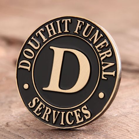 1"Soft enamel pins, die struck with gold finish. Many businesses and companies are now customizing custom pins for their employees. The enamel pins we produce are also recognized by our customers. If you want to customize an unique custom enamel pins, we have a professional team to serve you one-on-one. Cute Enamel Pins, Work Logo, Free Artwork, Soft Enamel Pins, Solo Leveling, Pin Logo, Challenge Coins, Simple Logo, Men Jewelry