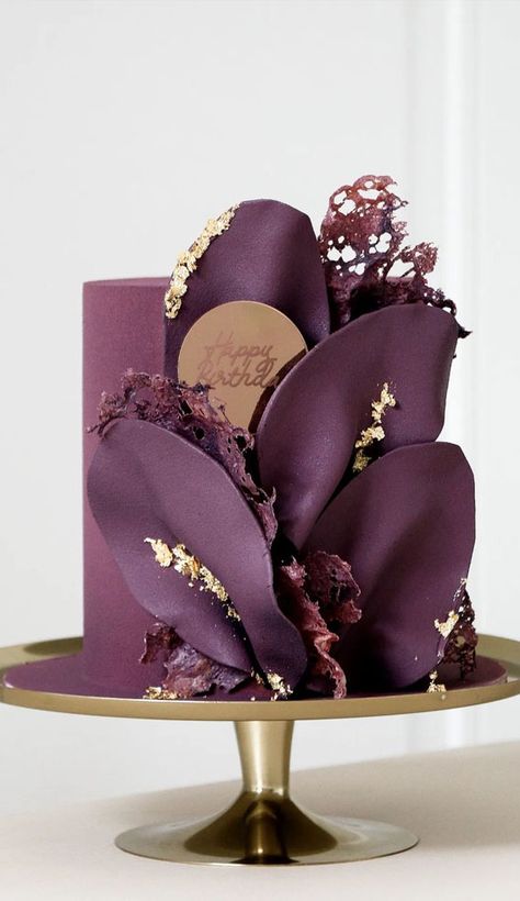 Green And Purple Birthday, 70 Cake, Cake Ideas For Birthday, Creative Cake Ideas, Birthday Cake For Women Elegant, Purple Birthday Cake, Elegant Cake Design, Purple Cakes Birthday, Purple Cake