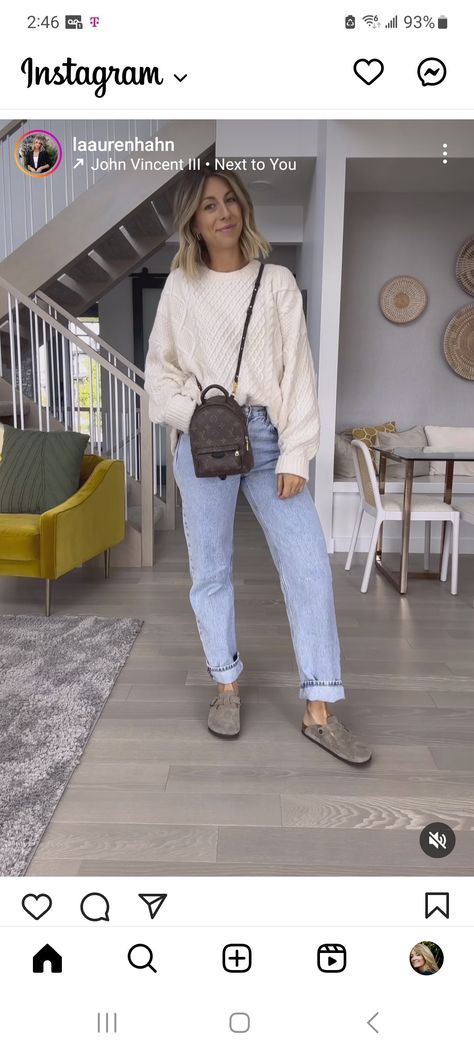 Mink Boston Clogs Outfit, Gray Clogs Outfit, Berk Clogs Outfit, Rothy’s Clog Outfit, Burk Clog Outfits, Boston Chunky Birkenstock Outfit, Slip On Clogs Outfit, Birkenstock Boston Clog Outfit, Jeans Outfit Fall Casual