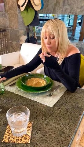 Suzanne Somers Diet, Suzanne Summers, Chicken With Quinoa, Home Cleaning Supplies, Quick Pasta Dishes, Spiced Chicken, Steamed Cauliflower, Suzanne Somers, Summer Diet