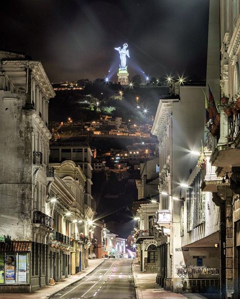 Romántico Quito mío. Quito, Ecuador.  Looking up at the Panecillo hill from the old colonial center, downtown. Quito Ecuador, Travel Photography Inspiration, Beautiful Places On Earth, State Of The Union, Buy Buy, Night City, Quito, Iconic Landmarks, Night Aesthetic