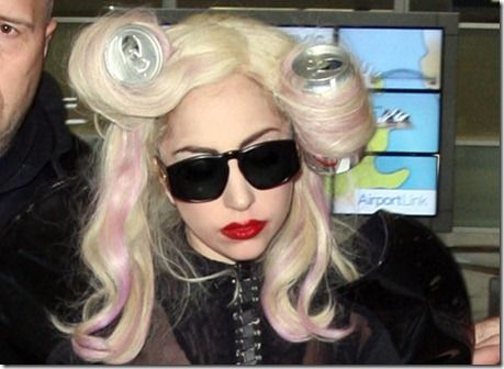 20 unusual uses for Coke Curling Your Hair, Coke Can, Celebrity Halloween, Coke Cans, Diet Coke, Just Jared, Sydney Australia, Lady Gaga, Costume Ideas