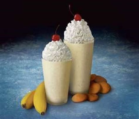 Chick-Fil-A ** BANANA PUDDING MILKSHAKE ** ultra thick and creamy ~ even has the traditional Nilla wafers! * stock Chick-Fil-A photo Pudding Milkshake, Banana Pudding Milkshake, Yummy Milkshake Recipes, Banana Cream Pudding, Southern Banana Pudding, Best Banana Pudding, Banana Shake, Banana Milkshake, Honey Mustard Sauce