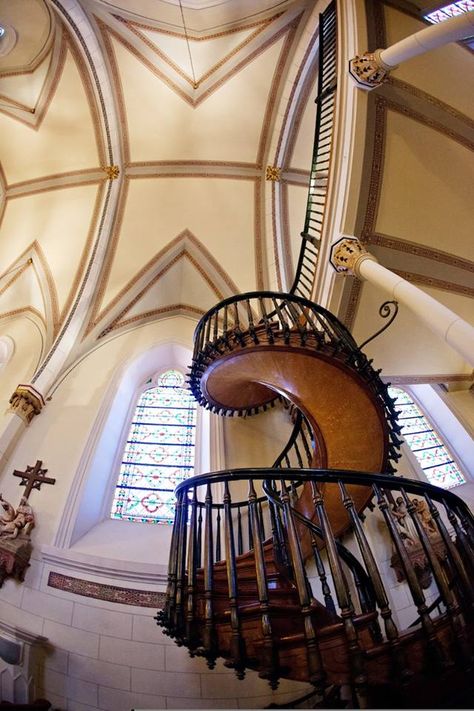 New Mexico, Santa Fe - The Loretto Chapel Staircase Banister Ideas, Wooden Spiral Staircase, Sante Fe New Mexico, Loretto Chapel, New Mexico Style, Circular Stairs, New Mexico Homes, Religious Photos, Mexico Travel Guides