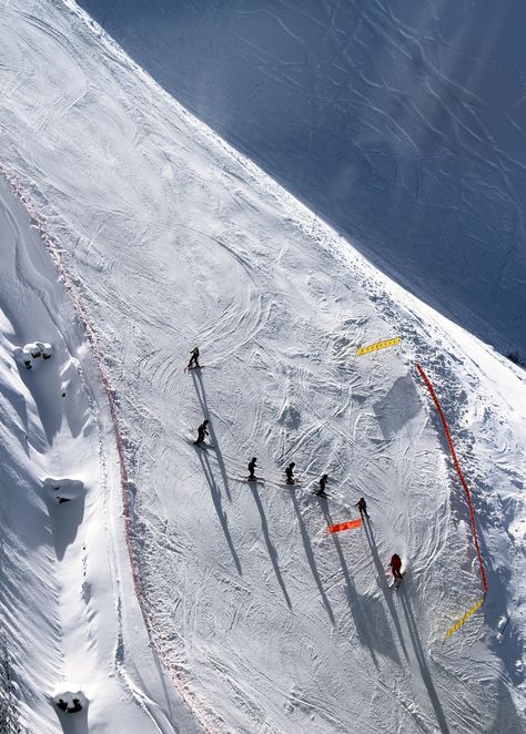 DONE:  Ski a Black Diamond slope. ~ Spent a week skiing in Vail annually for a while to overcome a fear of falling. Had to ski down a black diamond slope in a white-out because that boundary fence was the only uphill/downhill reference available. Worst blizzard they had had in 15 years.  (Photo by Toa Heftiba | Unsplash) Snowboard Pictures, Ski Pictures, Vans Girl, Forest Photos, Outdoor Photos, Ski Area, Amazing Travel Destinations, Stunning Wallpapers, Ski Trip