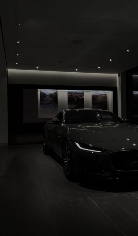 Lux Cars, Jaguar Car, Luxury Wallpaper, Tapeta Pro Iphone, Luxury Aesthetic, Fancy Cars, Classy Cars, Pretty Cars, Black Car