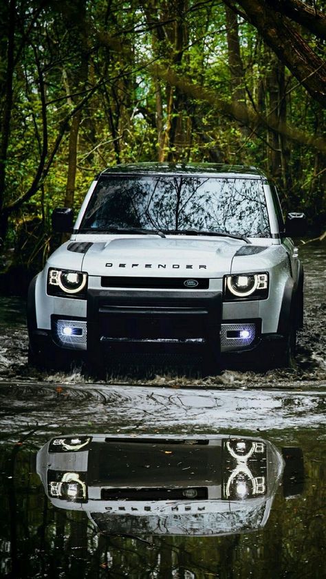 Range Rover Evoque Aesthetic, Range Rover Evoque Red, Defender Wallpaper, Interior Range Rover, Range Rover Evoque Coupe, Defender Car, Russian Books, Cars Nissan, New Land Rover Defender