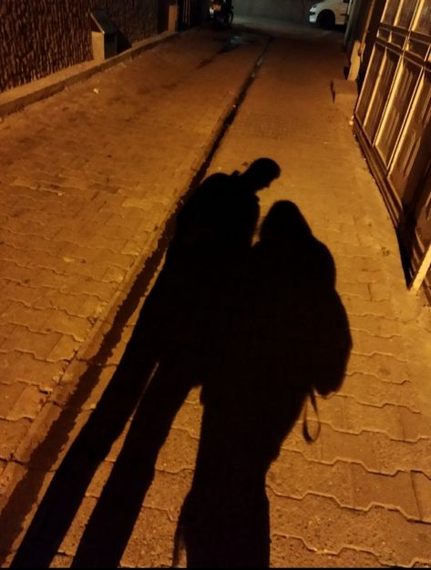 Emoji Man, Couple Shadow, Hugging Couple, Shadow Photography, Shadow Photos, Tay Tawan, Art Journal Therapy, Instagram Ideas Post, Girl Standing