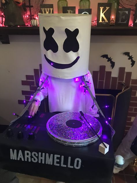 Drum Halloween Costume, Fortnite Marshmello Cake, Dj Marshmello Costume, Marshmello Cake, Marshmello Costume, Marshmallow Costume, Fortnite Marshmello, Marshmello Helmet, Dj Costume